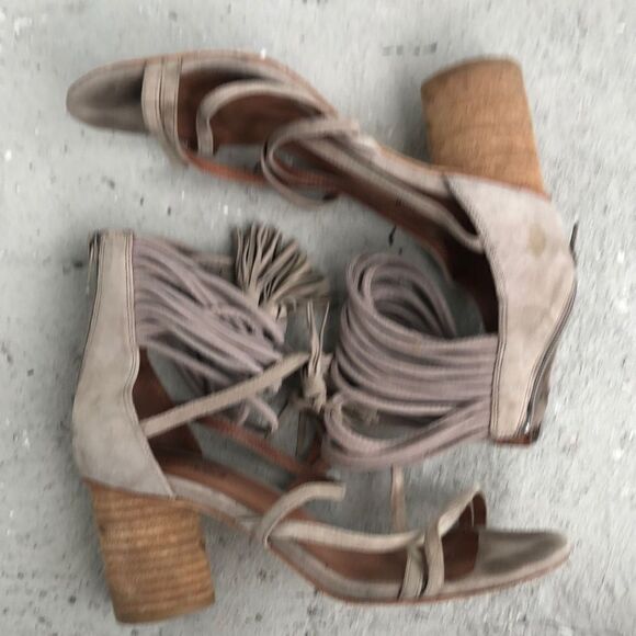 Jeffrey Campbell Despina - Picture 1 of 8